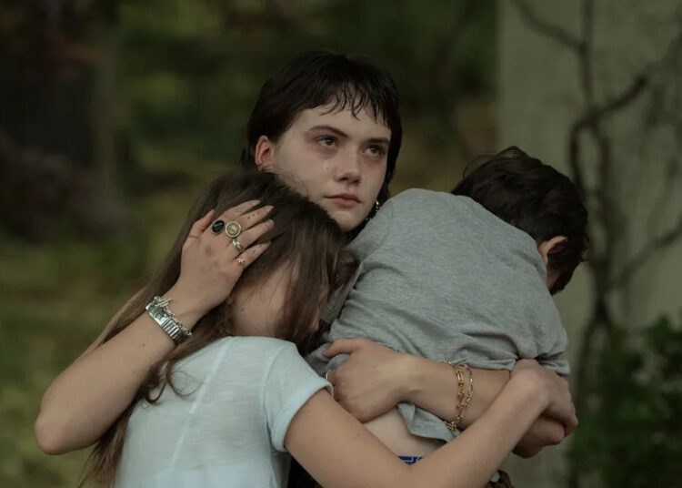 jones as maeve in task.