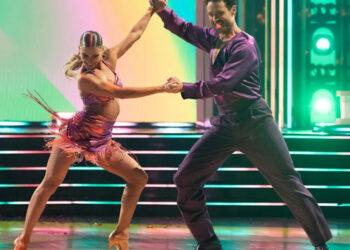 Emma Slater, Dylan EfronDisney&sol;Eric McCandless