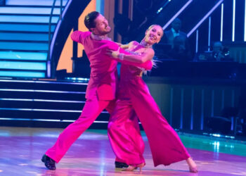 Val Chmerkovskiy, Alix Earle Disney&sol;Eric McCandless