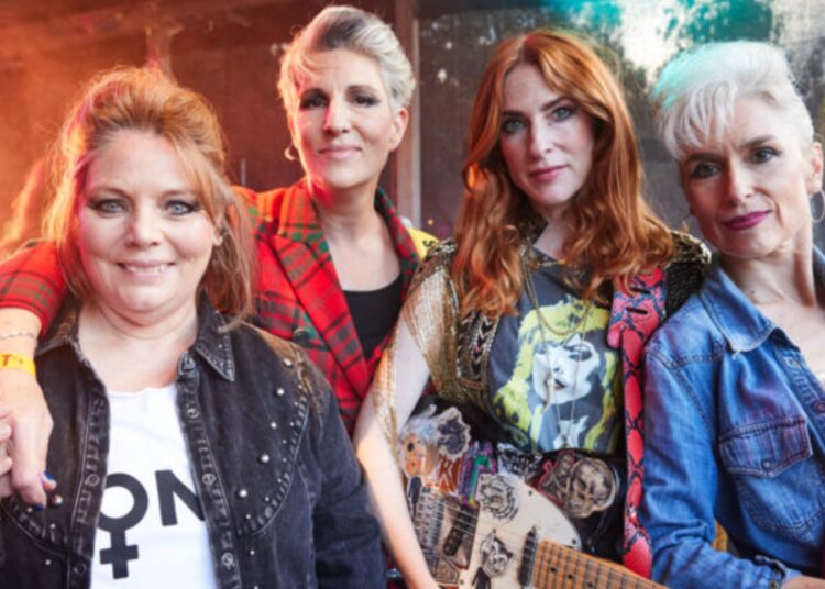 Beth Thornton (JOANNA SCANLAN), Holly Gaskell (TAMSIN GREIG), Kitty Eckersley (ROSALIE CRAIG), Yvonne Vaux (AMELIA BULLMORE)