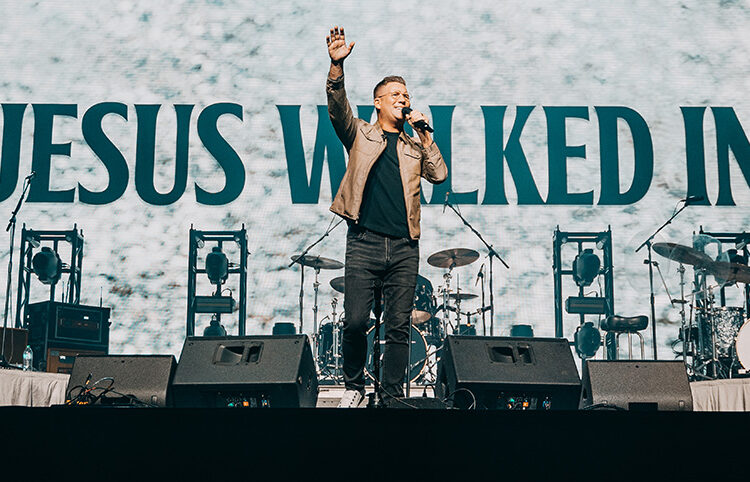 Faith, Music and Community Shine at the Dove Awards