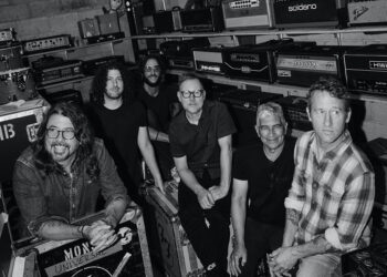Foo Fighters "reminded of why we love and are forever devoted to doing this" on new single 'Asking For A Friend'