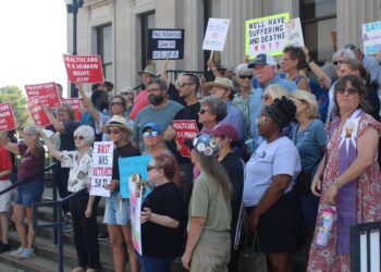 Healthcare workers warn of impacts from federal cuts | Life & Entertainment