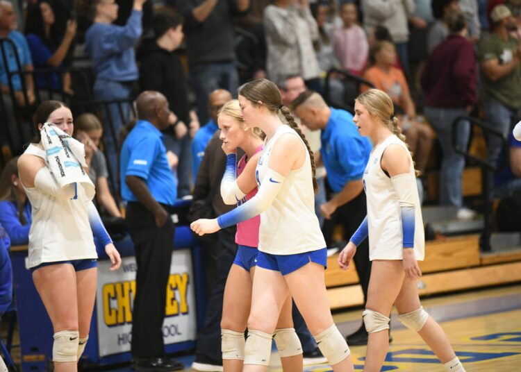 Heartbreaking end to a special volleyball season for Jay Royals