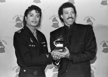 Bettmann Archive Michael Jackson and Lionel Richie with their Grammy Award for