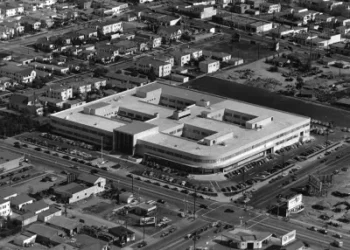 The thirty-mile zone radiated from the offices of the AMPTP, which moved into the Rexall drug building (pictured) at 8480 Beverly Blvd. (at La Cienega) in 1949, when the org was known as the Association of Motion Picture Producers.