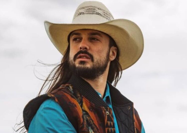 Ian Munsick announces 2026 'The Eagle Flies Free' headlining tour