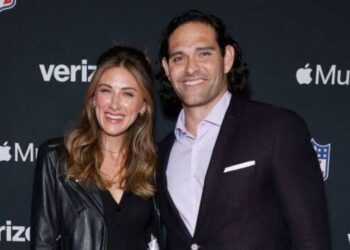 Inside Mark Sanchez's wife Perry Mattfeld's life - Celebrity News - Entertainment