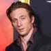 Jeremy Allen White Finally Gets His High School Diploma at 34, Had a ‘Hard Time Paying Attention’ – Globe Magazine