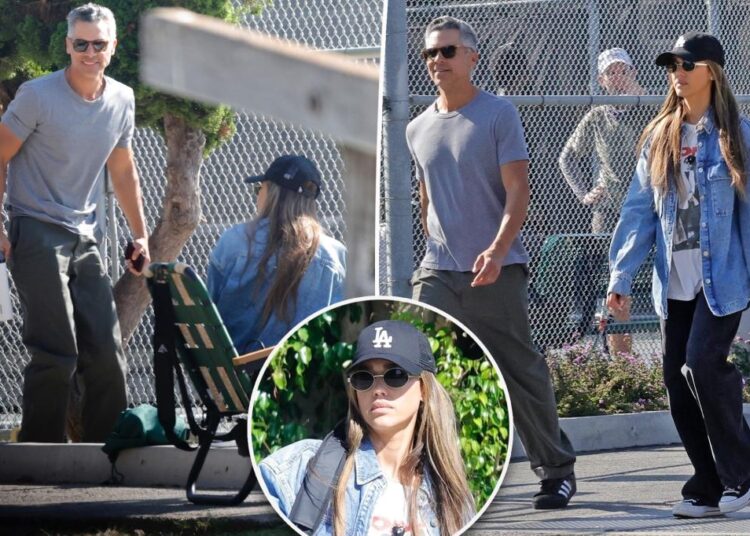 Jessica Alba and ex Cash Warren have frosty reunion at daughter's tennis match