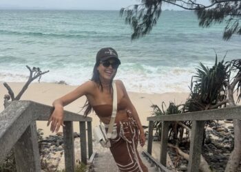 Jessica Alba in Byron Bay.