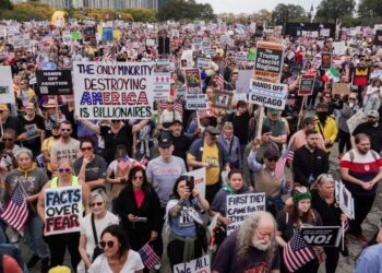 Jimmy Kimmel, Robert De Niro and More Support of No Kings Protests