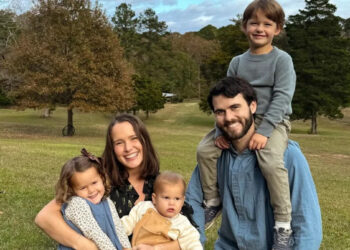 John Luke & Mary Kate Robertson Reveal They’re Expecting Twins