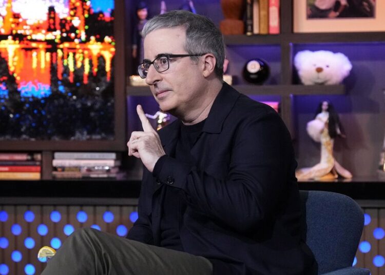 John Oliver savages Stephen Miller with 'loser' putdown - Celebrity News - Entertainment