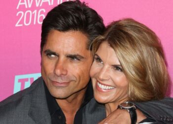 John Stamos blames Lori Loughlin's estranged husband for college scandal - Celebrity News - Entertainment