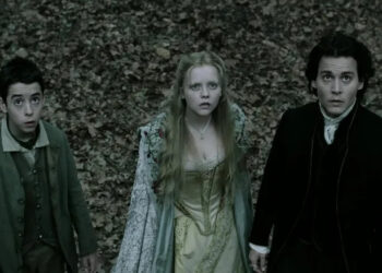 Masbath, Katrina, and Ichabod looking up in alarm in Sleepy Hollow