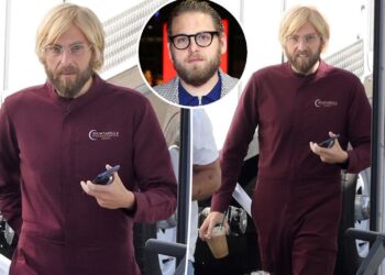 Jonah Hill flaunts weight loss on set after debuting new look