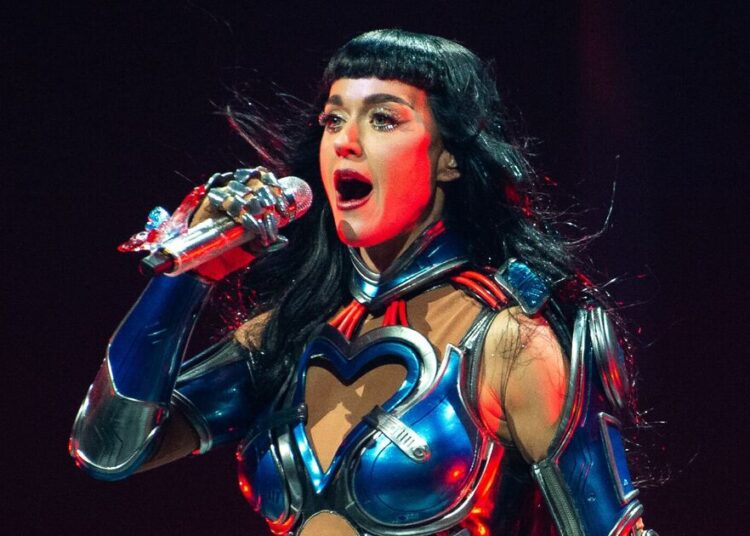 Justin Trudeau 'pursuing' Katy Perry since their first date - Celebrity News - Entertainment
