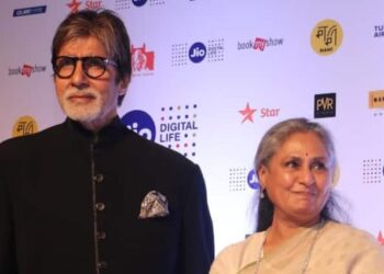 Jaya Bachchan has a very warm heart: Karan Johar urges paparazzi to take note Karan Johar Defends Jaya Bachchan: ‘She Has A Very Warm Heart, Paparazzi Should Know That’