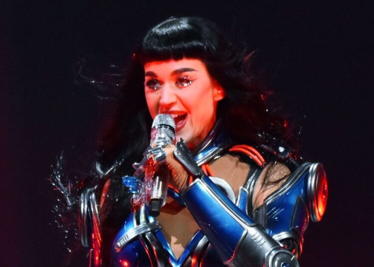 Katy Perry and Justin Trudeau 'always FaceTiming' after steamy snaps - Celebrity News - Entertainment