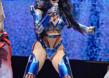 Katy Perry is getting blasted online for destroying her 41st birthday cake, which her backup dancers ended up eating off the floor. ZUMAPRESS.com