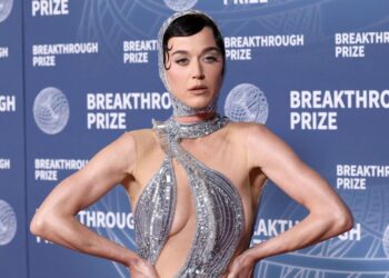 Katy Perry 'enamored' with Justin Trudeau and likes him 'a lot' - Celebrity News - Entertainment
