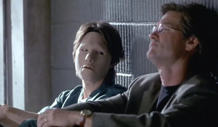 A masked Aames opens up to McCabe in Vanilla Sky