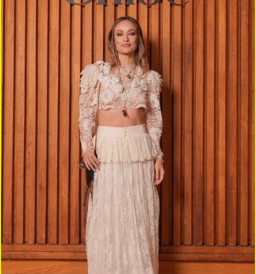 Chloe Show photos