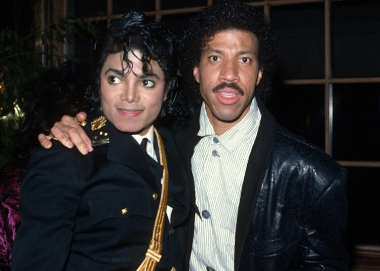 Lionel Richie Debunks Long-Standing Michael Jackson 'Smelly' Rumor with Joe Rogan
