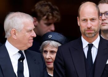 Lip reader reveals tension between Prince William and Andrew in last public conversation - Royals - News