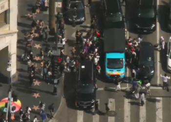 Livestreamer IShowSpeed draws a crowd in Hollywood – NBC Los Angeles