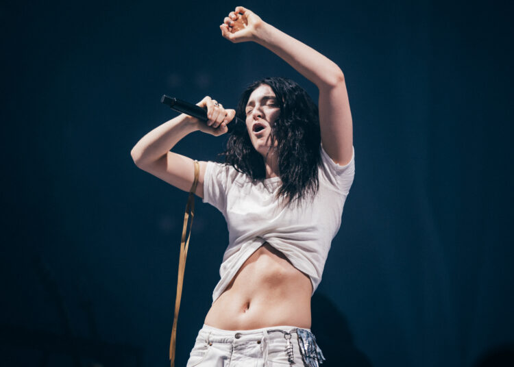 Lorde live at Glastonbury 2025. Credit: Derek Bremner for NME