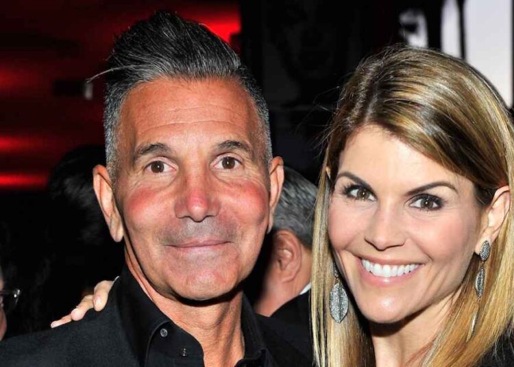Lori Loughlin, Mossimo Giannulli Find Buyer for Home Amid Split