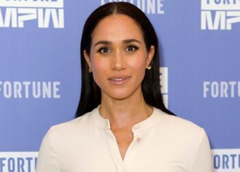 Meghan Markle 'humiliated' by Victoria Beckham's success - Celebrity News - Entertainment
