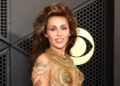 Miley Cyrus uses 'make-up as a microphone'