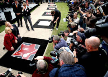 Barbara Mandrell, left, with daughter Jaime Dudney, poses in front of her star during the Music City Walk of Fame Induction ceremony near the Country Music Hall of Fame on Nov. 5, 2007.