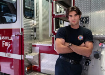 Hunter McVey in 9-1-1: NASHVILLE.