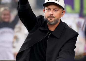 Comedian Nate Bargatze makes his picks during ESPN "College GameDay" at Wyatt Lawn on the campus of Vanderbilt University in Nashville, Tenn., Saturday, Oct. 25, 2025, before Vanderbilt hosts Missouri.