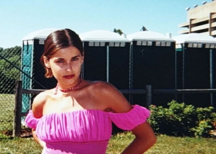 Nelly furtado 2000 pink dress