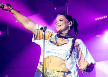 Nelly Furtado performed at Manchester Pride wearing a 'toned tummy' shirt dress