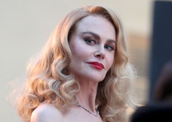 'Nervous' Nicole Kidman seen in LA after 'painful' split - Celebrity News - Entertainment