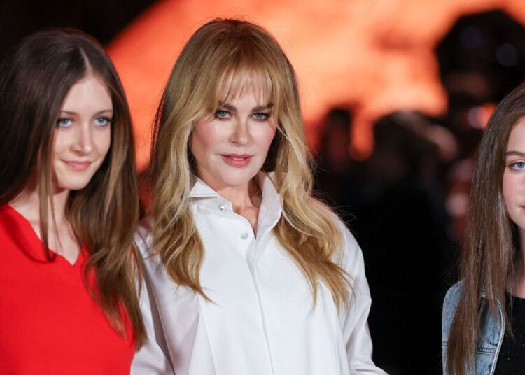 Nicole Kidman shows 'vulnerability' with daughters after Keith split - Celebrity News - Entertainment