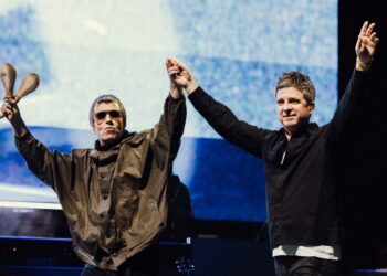 Oasis launch 'Project Rock N' Roll Stars', selling prints to "put music back into UK State Schools”