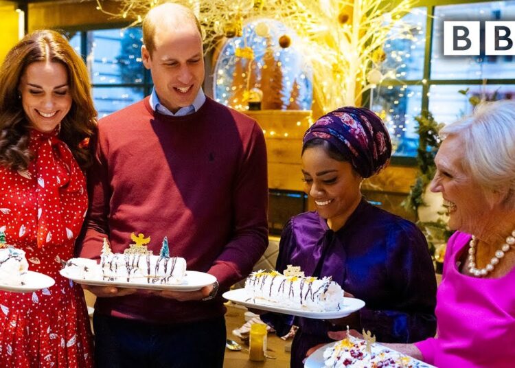 Royals take on the roulade challenge with Nadiya and Mary Berry! | A Berry Royal Christmas - BBC - YouTube