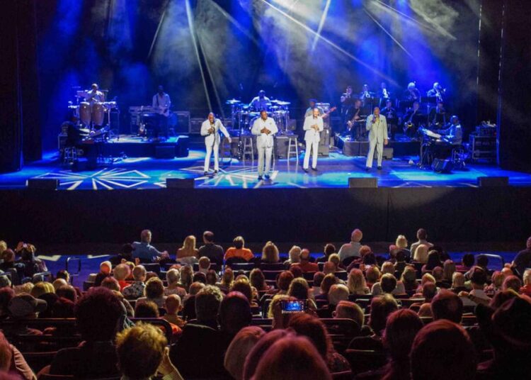 PHOTO GALLERY: Temps N Tops 40th Anniversary Tour | Arts & Entertainment