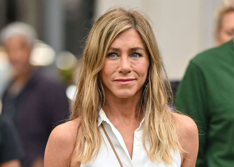 Pictures show renovations beginning on Jennifer Aniston's mansion - Celebrity News - Entertainment