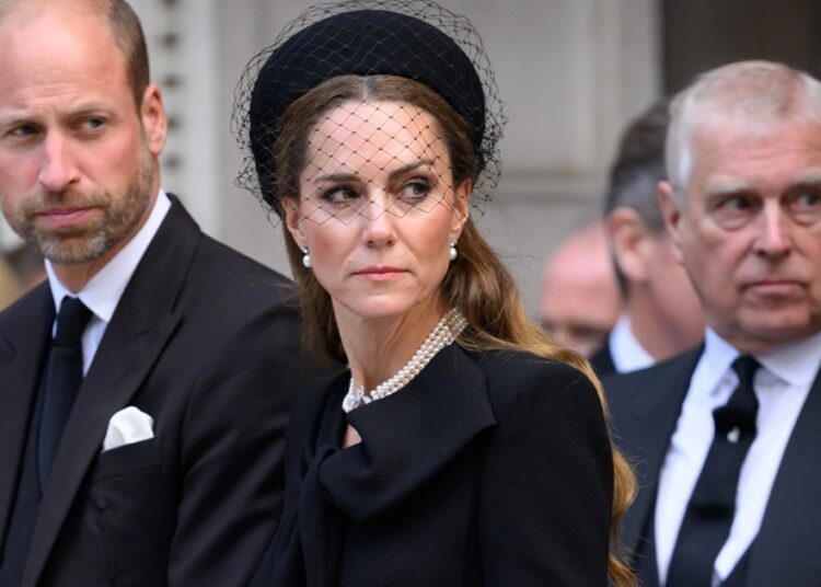 Prince William & Kate Middleton Want Prince Andrew Out of Royal Lodge — Source
