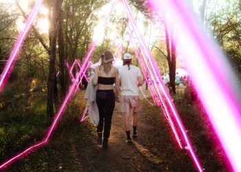 Review: Lost Woods Music Festival reached new heights in 2025, offering the ultimate escape in a Cedar Falls forest