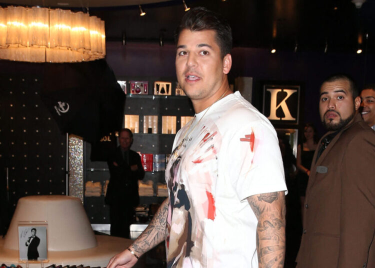 Rob Kardashian Returns to Reality TV With Rare Appearance in ‘The Kardashians’ Season 7 Trailer – Globe Magazine