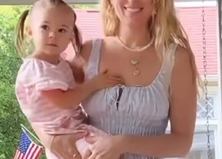 Rumer Willis on Breastfeeding 2-Year-Old, Criticism